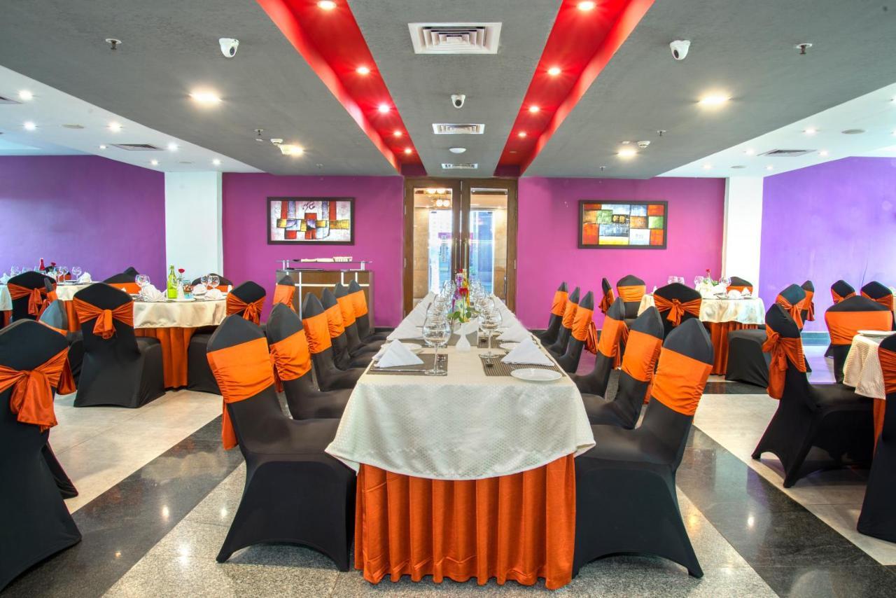 Hide Away Suites Noida Eksteriør bilde