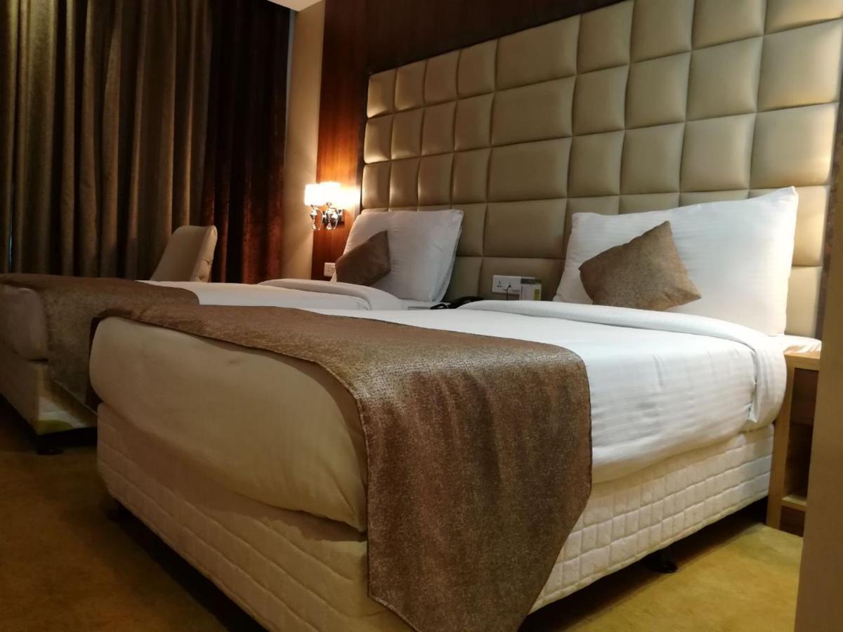 Hide Away Suites Noida Eksteriør bilde