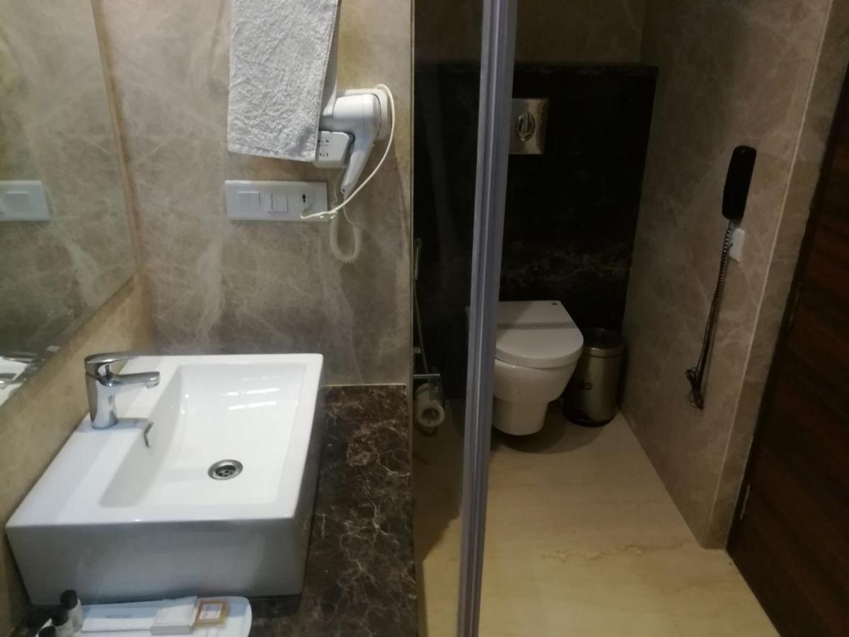 Hide Away Suites Noida Eksteriør bilde