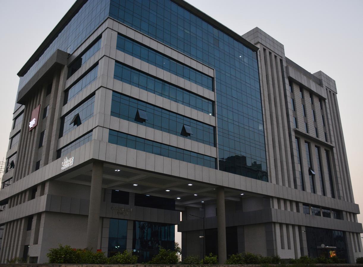 Hide Away Suites Noida Eksteriør bilde