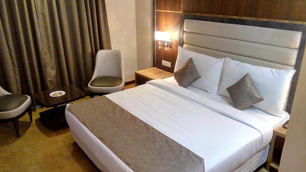 Hide Away Suites Noida Eksteriør bilde