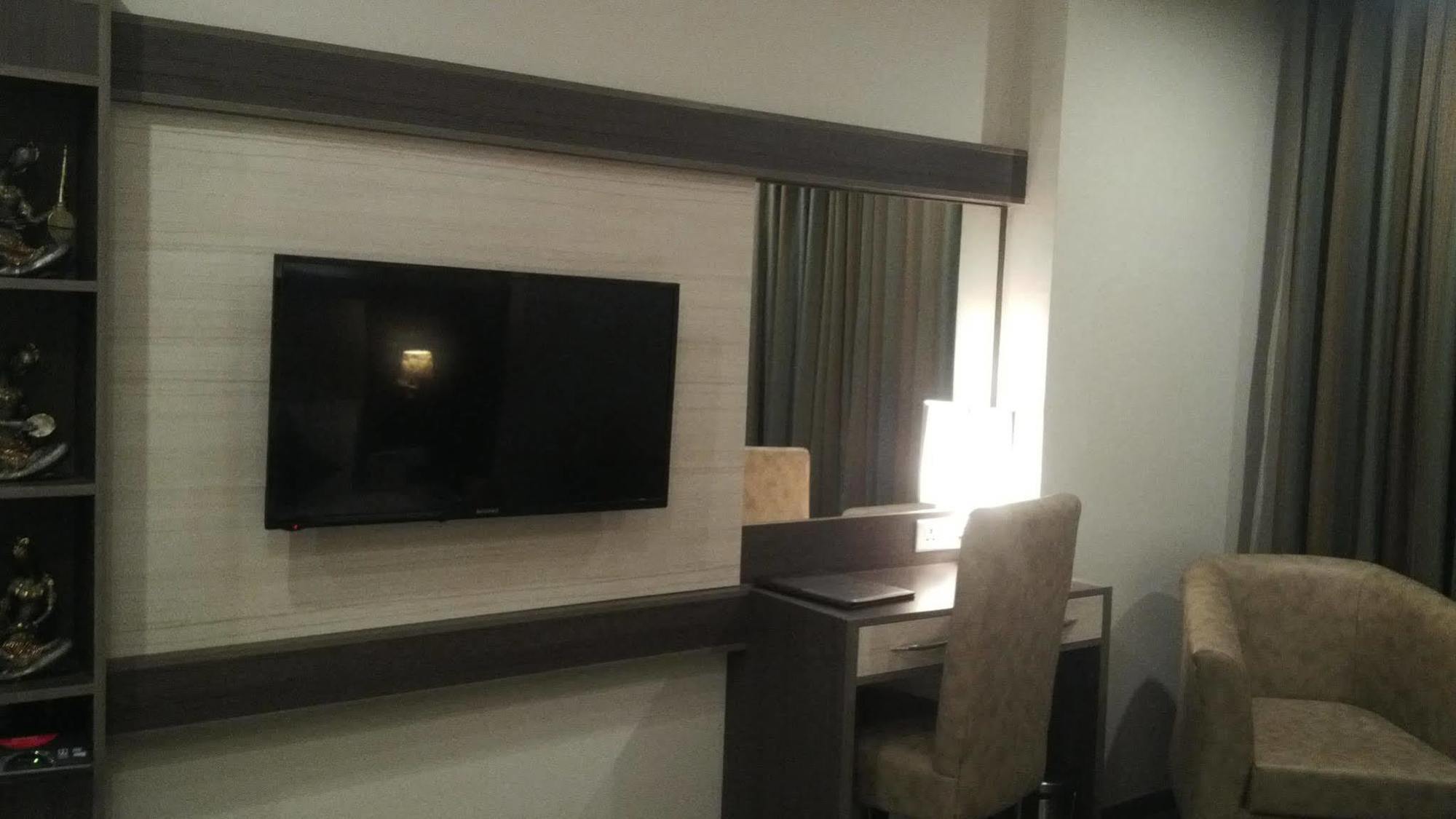 Hide Away Suites Noida Eksteriør bilde
