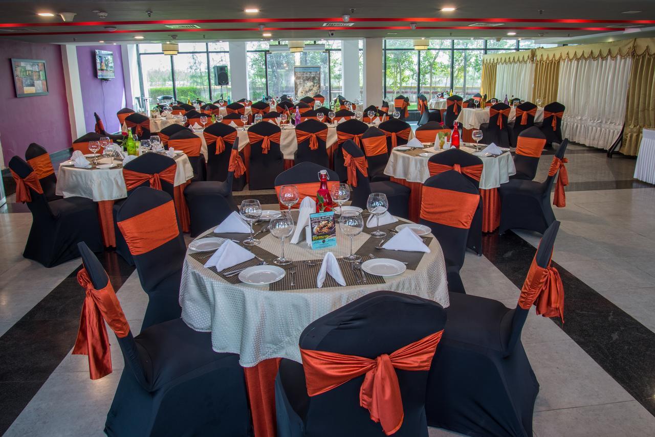 Hide Away Suites Noida Eksteriør bilde